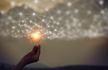 哪些养生知识适合在秋季发给顾客？